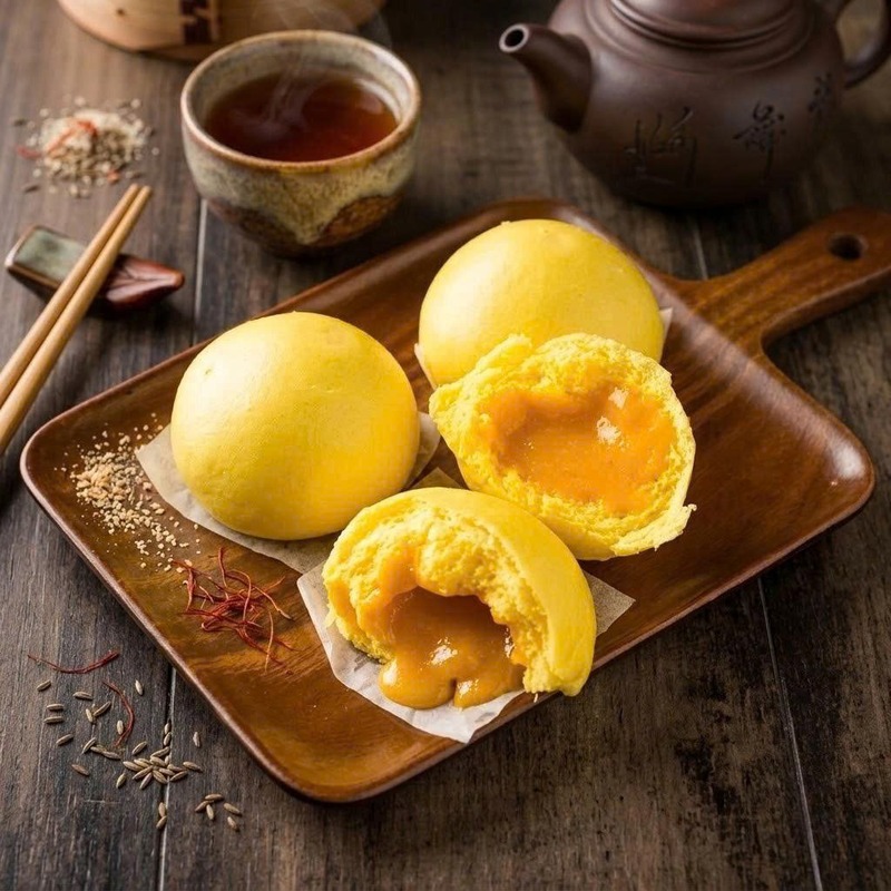 Bánh Bao Kim Sa vỏ mềm xốp nhân kem trứng béo ngậy hấp nhanh nghi ngút khói